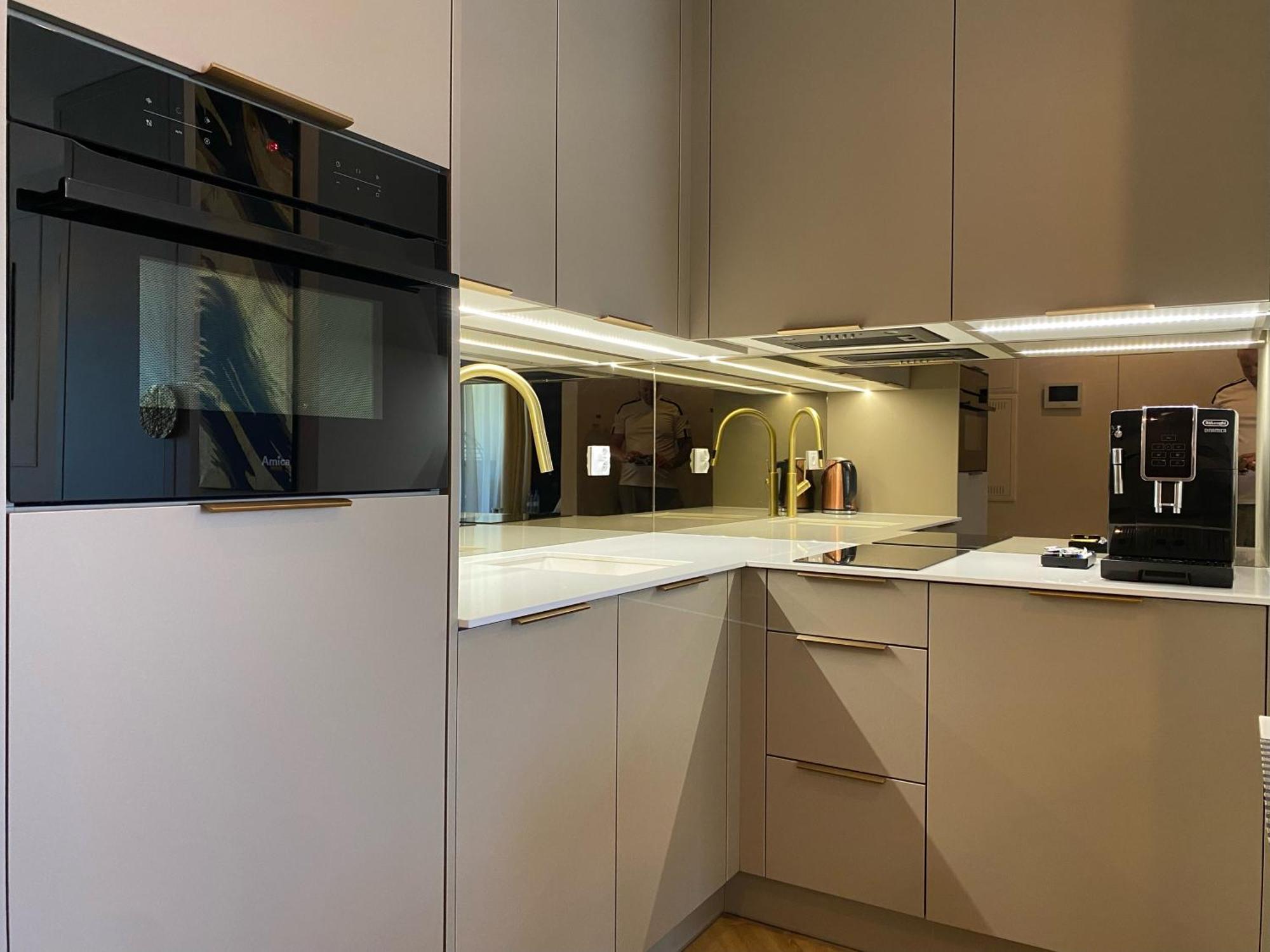 Lux Stays By Torres At K39 Krakau Exterior foto
